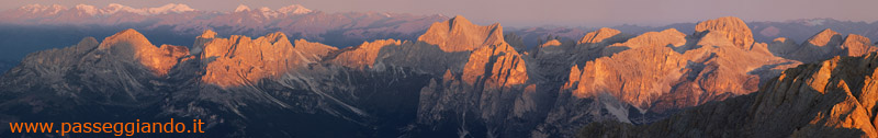 Panoramica sul Catinaccio all'alba