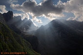 In discesa dal rifugio Mulaz